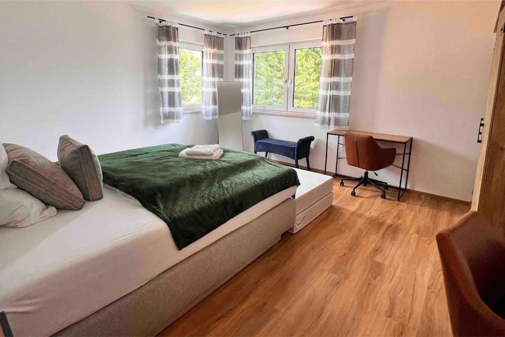 Viel Platz In Burghausen Fuer Freunde Und Familie Apartment Exterior photo