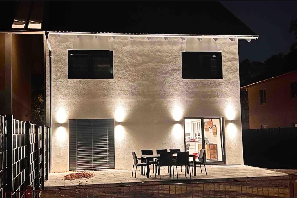 Viel Platz In Burghausen Fuer Freunde Und Familie Apartment Exterior photo