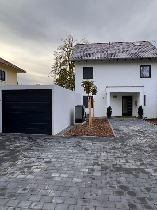 Viel Platz In Burghausen Fuer Freunde Und Familie Apartment Exterior photo